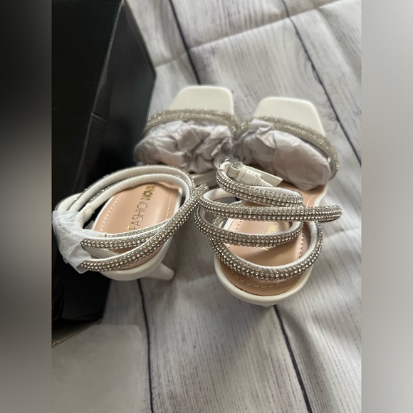 Fashinova Beautiful🤍😍Rhinestone Heels! Brand NEW! Still in the box! - Picture 4 of 13